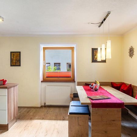 Ferienwohnung Galerie Kaiser Mayrhofen Buitenkant foto