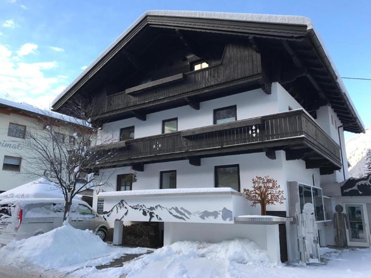 Ferienwohnung Galerie Kaiser Mayrhofen Buitenkant foto