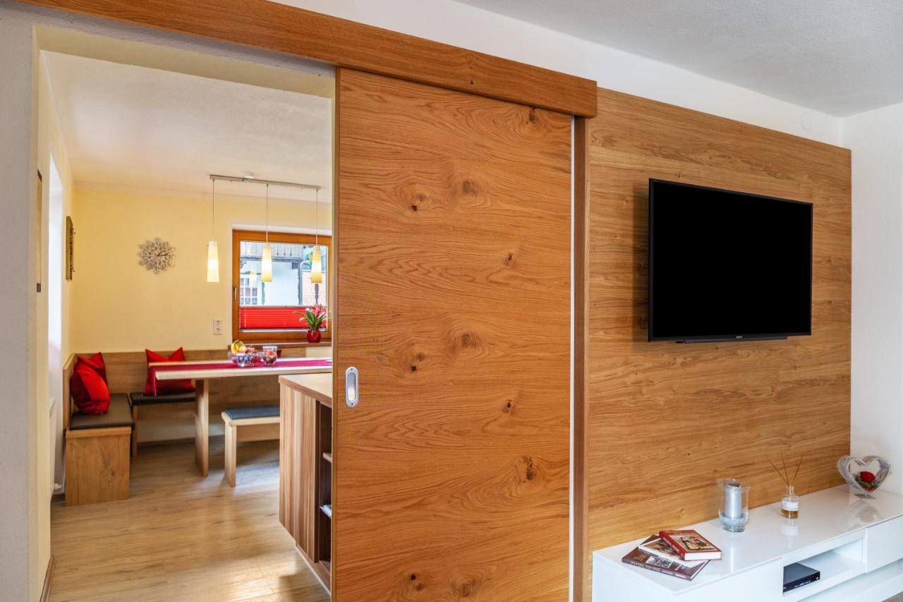 Ferienwohnung Galerie Kaiser Mayrhofen Buitenkant foto