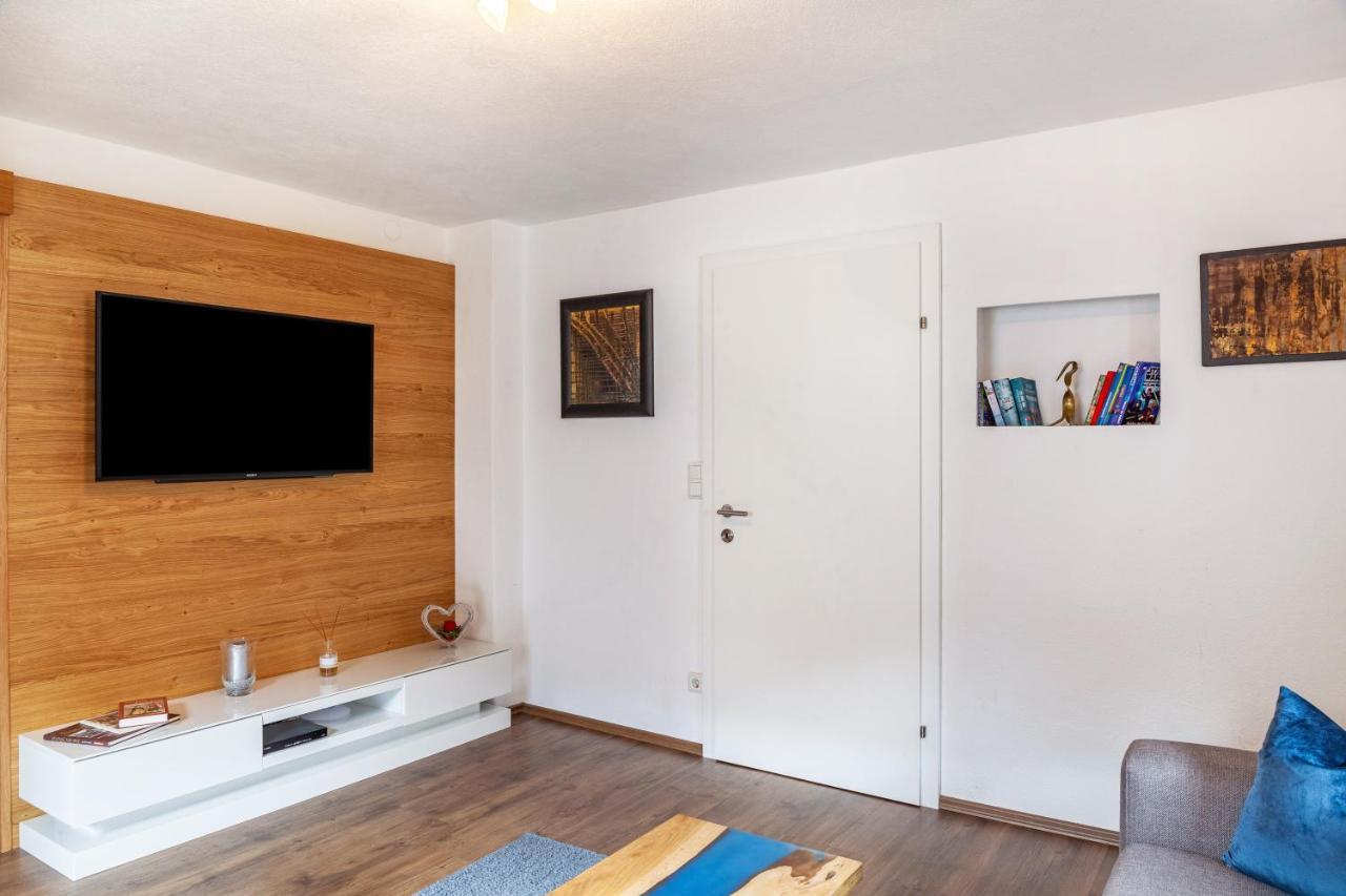 Ferienwohnung Galerie Kaiser Mayrhofen Buitenkant foto