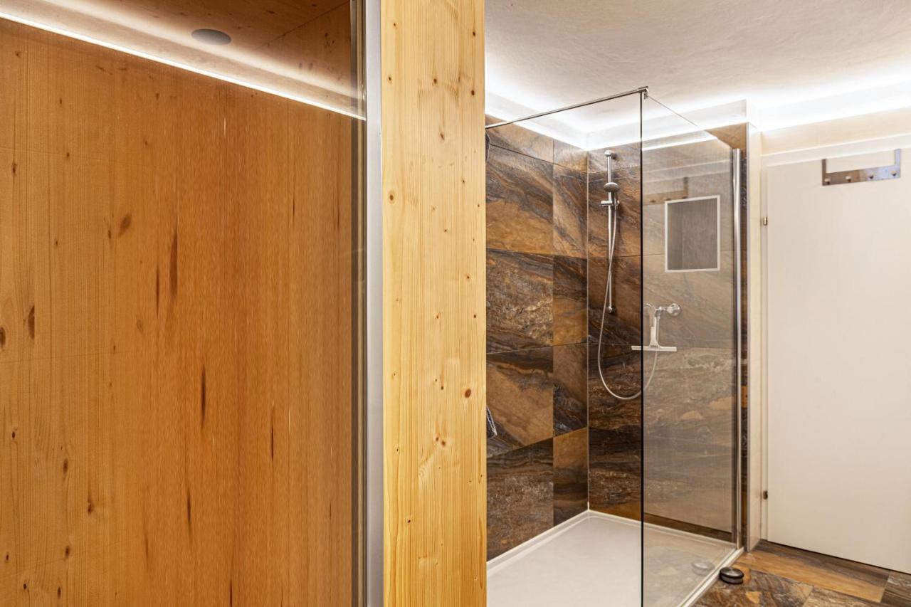 Ferienwohnung Galerie Kaiser Mayrhofen Buitenkant foto