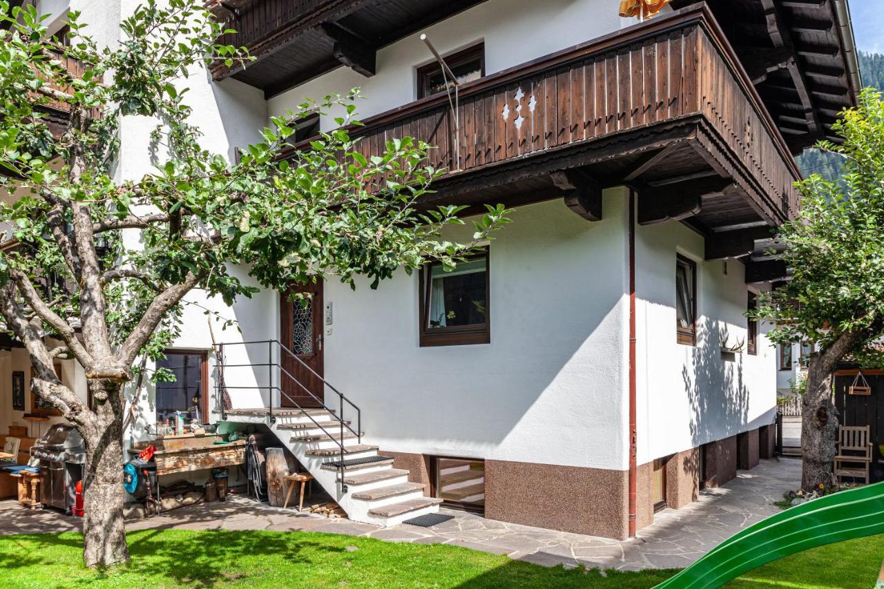 Ferienwohnung Galerie Kaiser Mayrhofen Buitenkant foto