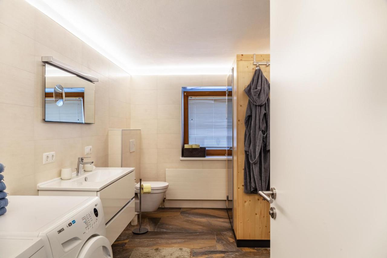 Ferienwohnung Galerie Kaiser Mayrhofen Buitenkant foto